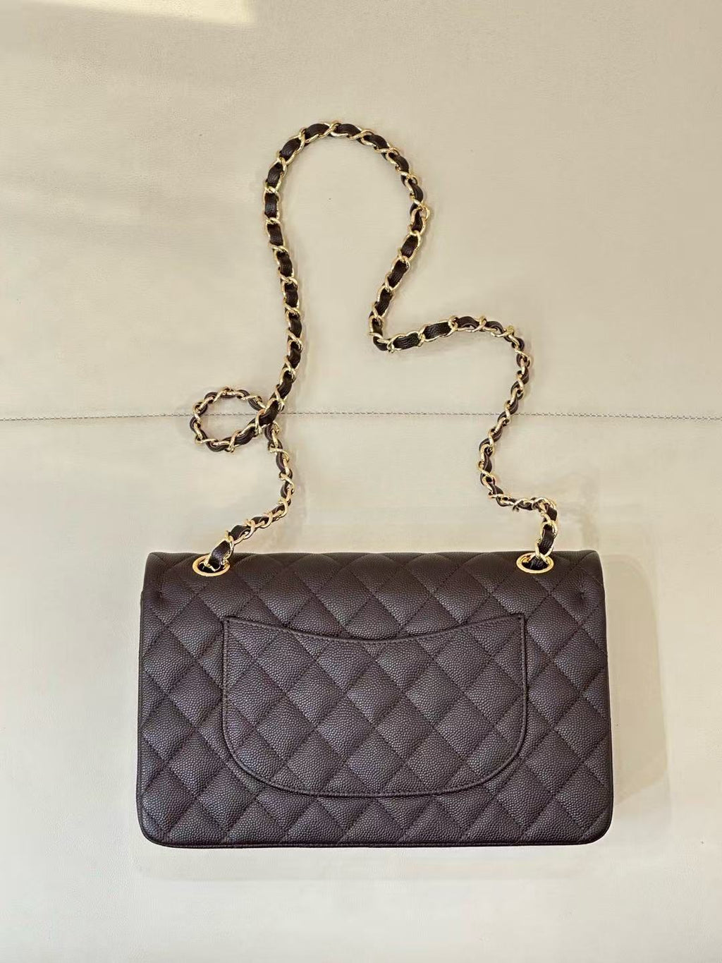 CC CLASSIC FLAP BAG 25 IN CHOCOLATE BROWN CALFSKIN GOLD HARDWARE
