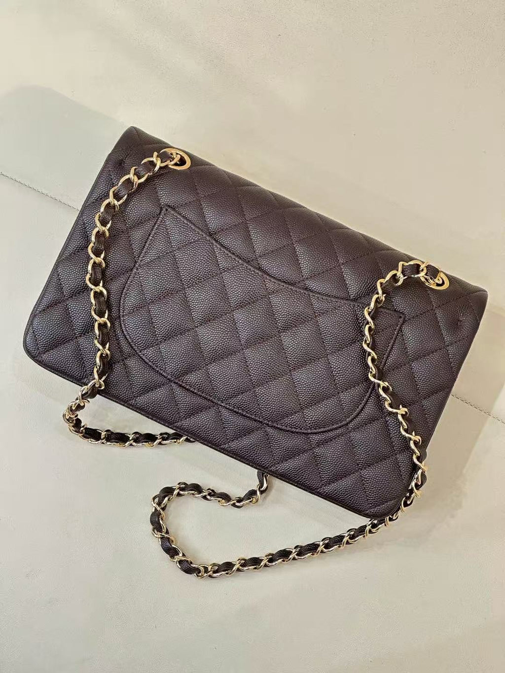 CC CLASSIC FLAP BAG 25 IN CHOCOLATE BROWN CALFSKIN GOLD HARDWARE