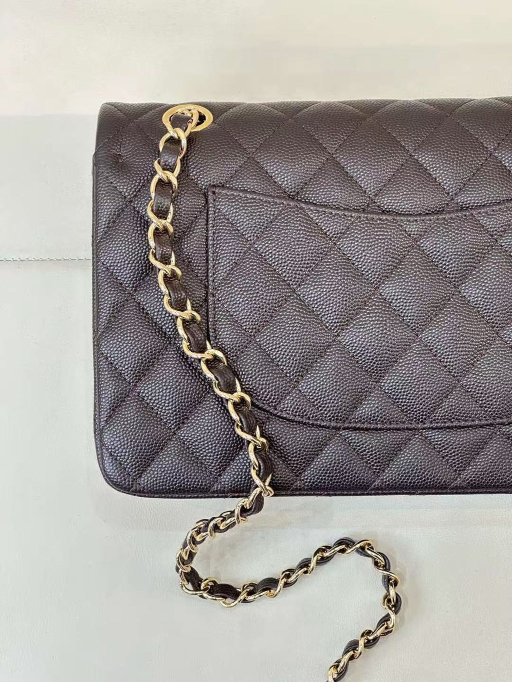 CC CLASSIC FLAP BAG 25 IN CHOCOLATE BROWN CALFSKIN GOLD HARDWARE
