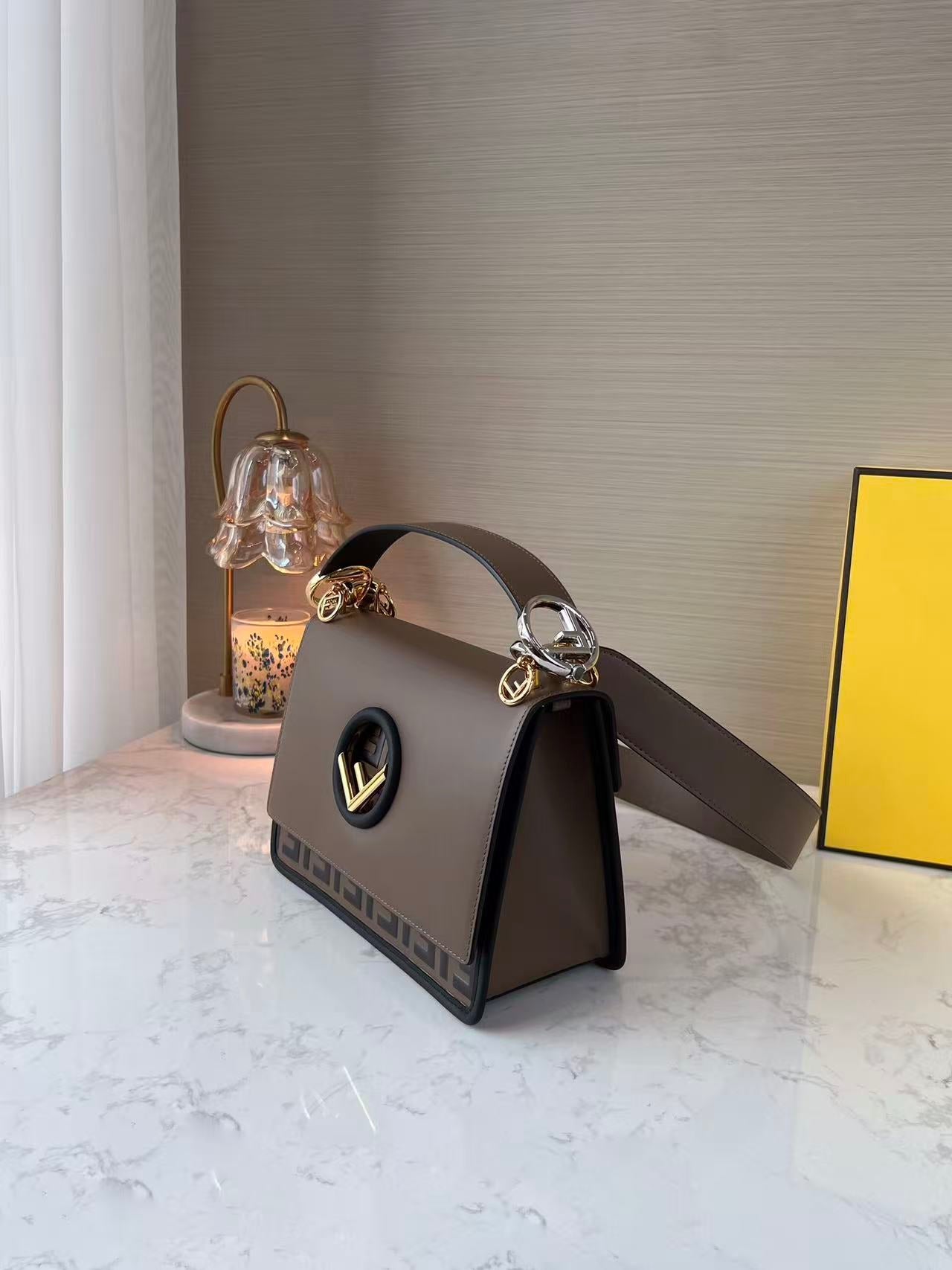 FENDI 25 SHOULDER BAG IN DARK BROWN CALFSKIN TP3
