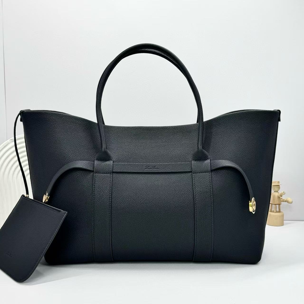 LP GHIERA SHOPPER BAG 40 IN BLACK CALFSKIN