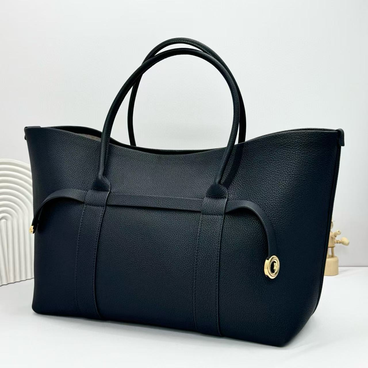 LP GHIERA SHOPPER BAG 40 IN BLACK CALFSKIN