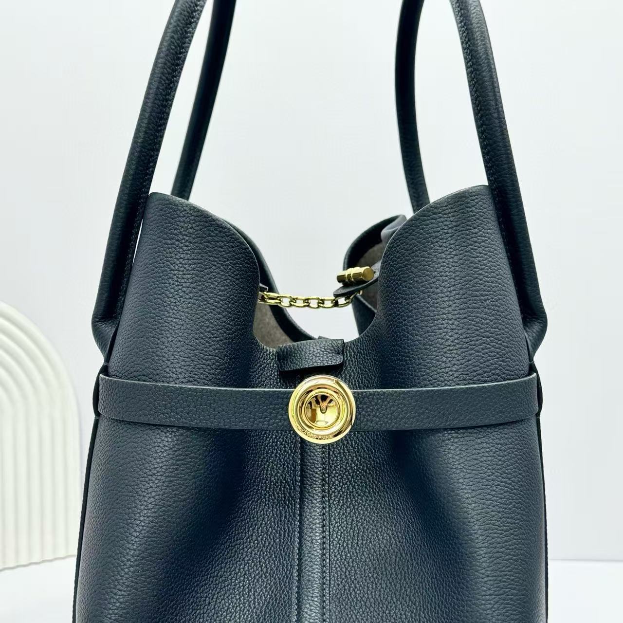 LP GHIERA SHOPPER BAG 40 IN BLACK CALFSKIN