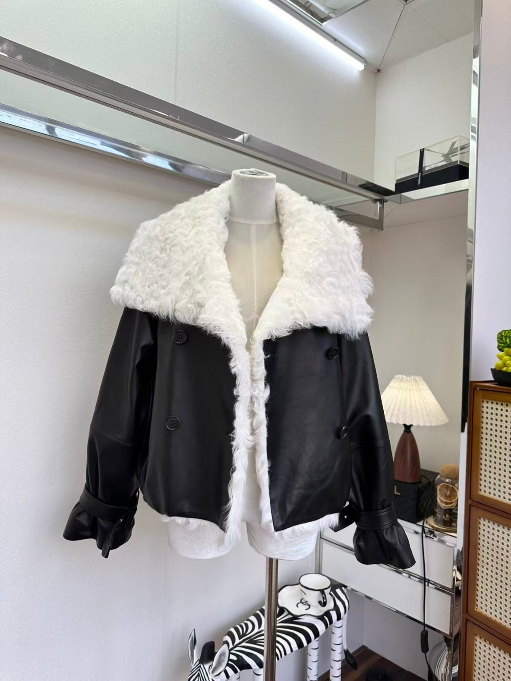 GUCCI LEATHER JACKET WITH WHITE SHEARLING