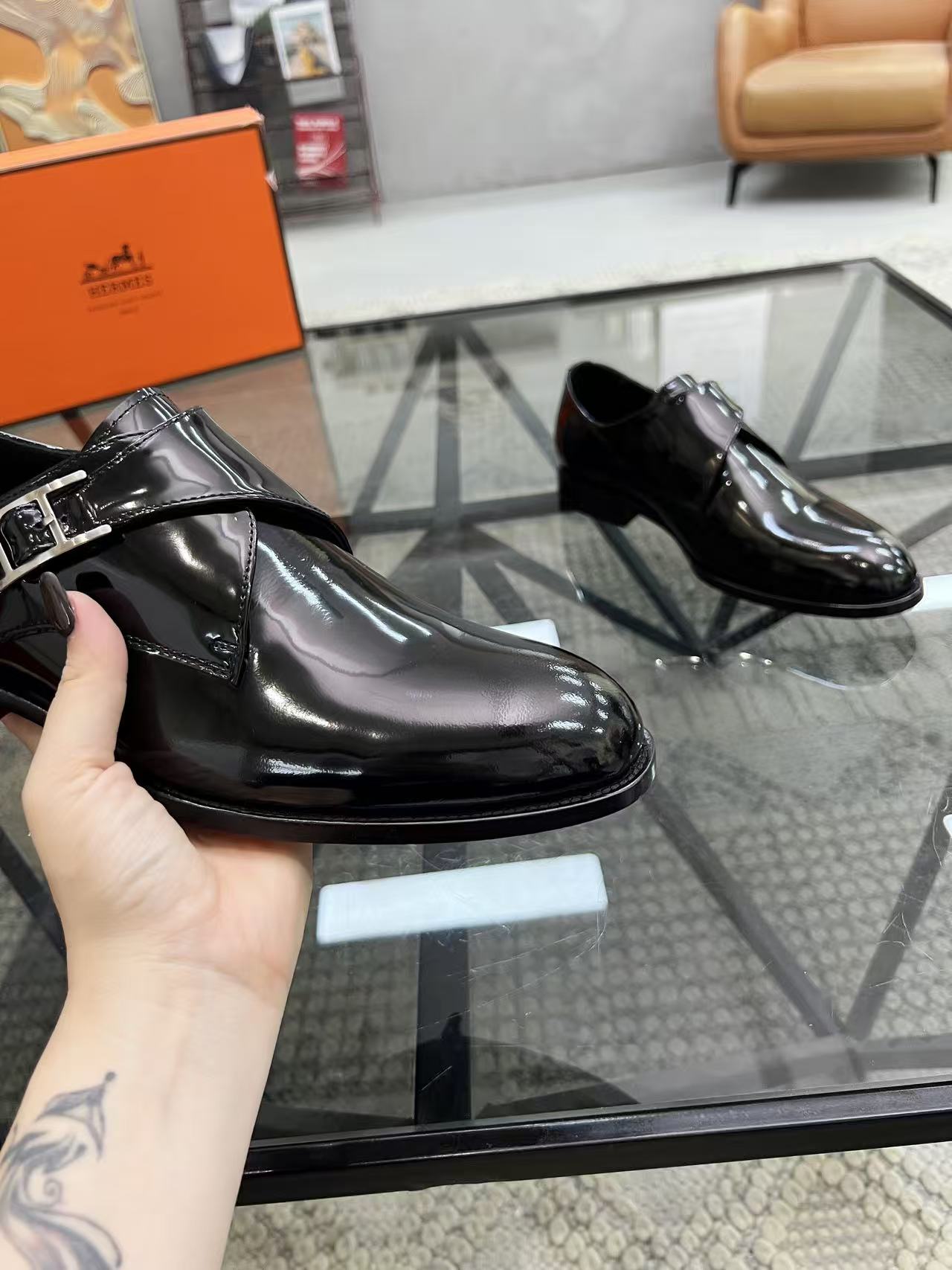 HM MEN LOAFERS IN BLACK CALFSKIN SILVER HARDWARE
