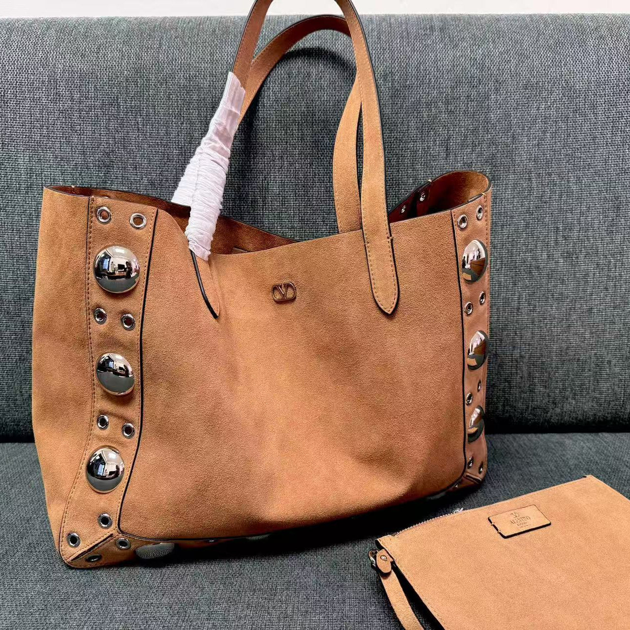 GARAVANI NELLCOTE SHOULDER BAG IN 40 BROWN SUEDE TP3