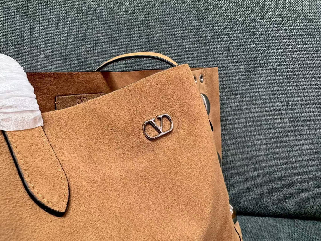 GARAVANI NELLCOTE SHOULDER BAG IN 40 BROWN SUEDE TP3