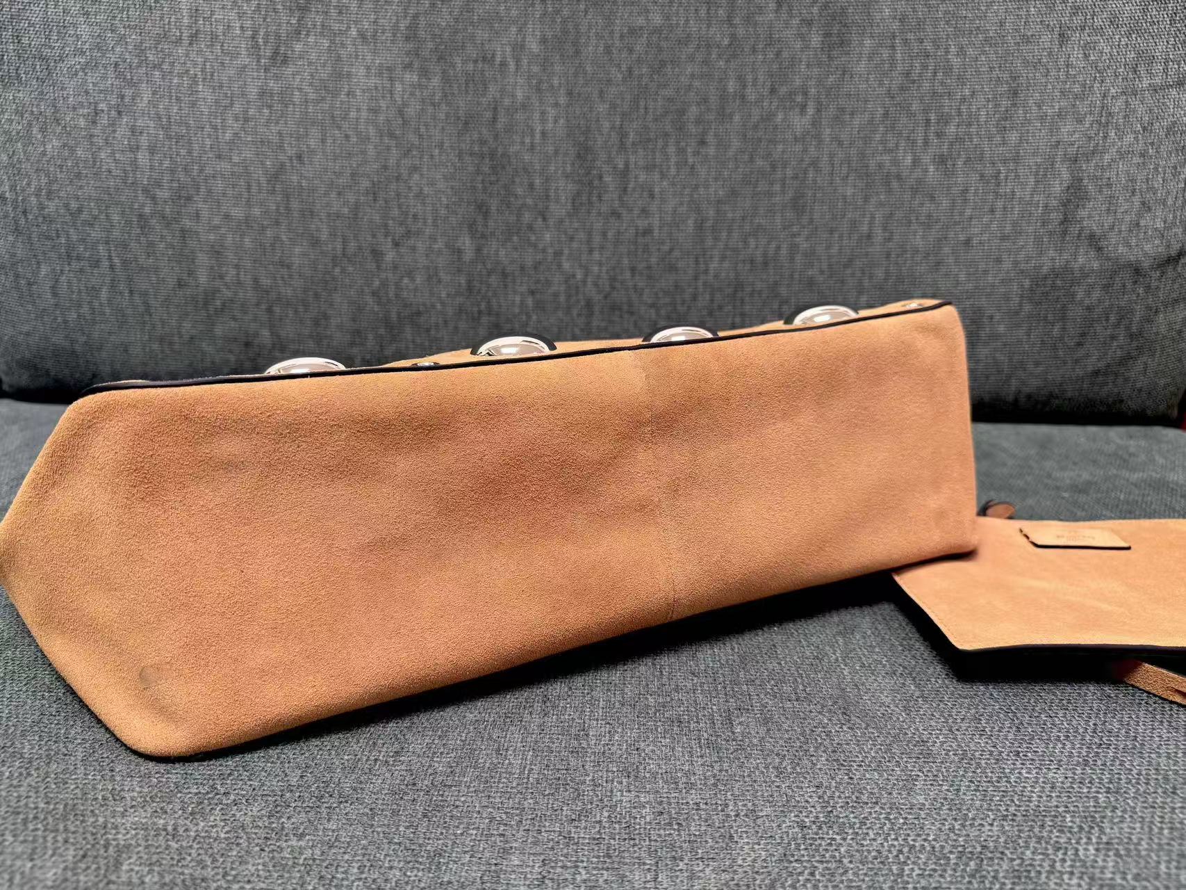 GARAVANI NELLCOTE SHOULDER BAG IN 40 BROWN SUEDE TP3