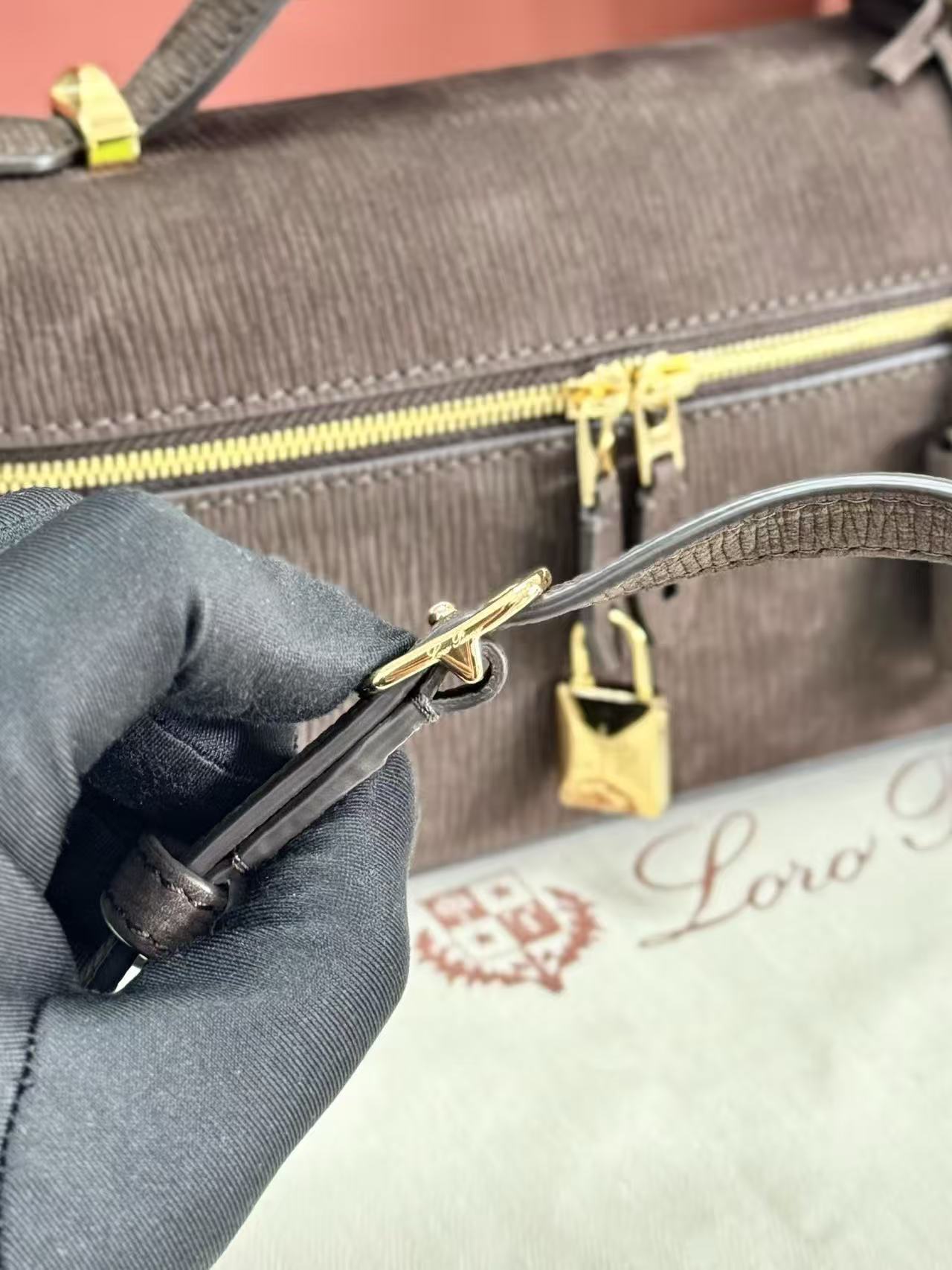 LP EXTRA BAG 23 IN CHOCOLATE BROWN CALFSKIN GOLD HARDWARE TP3