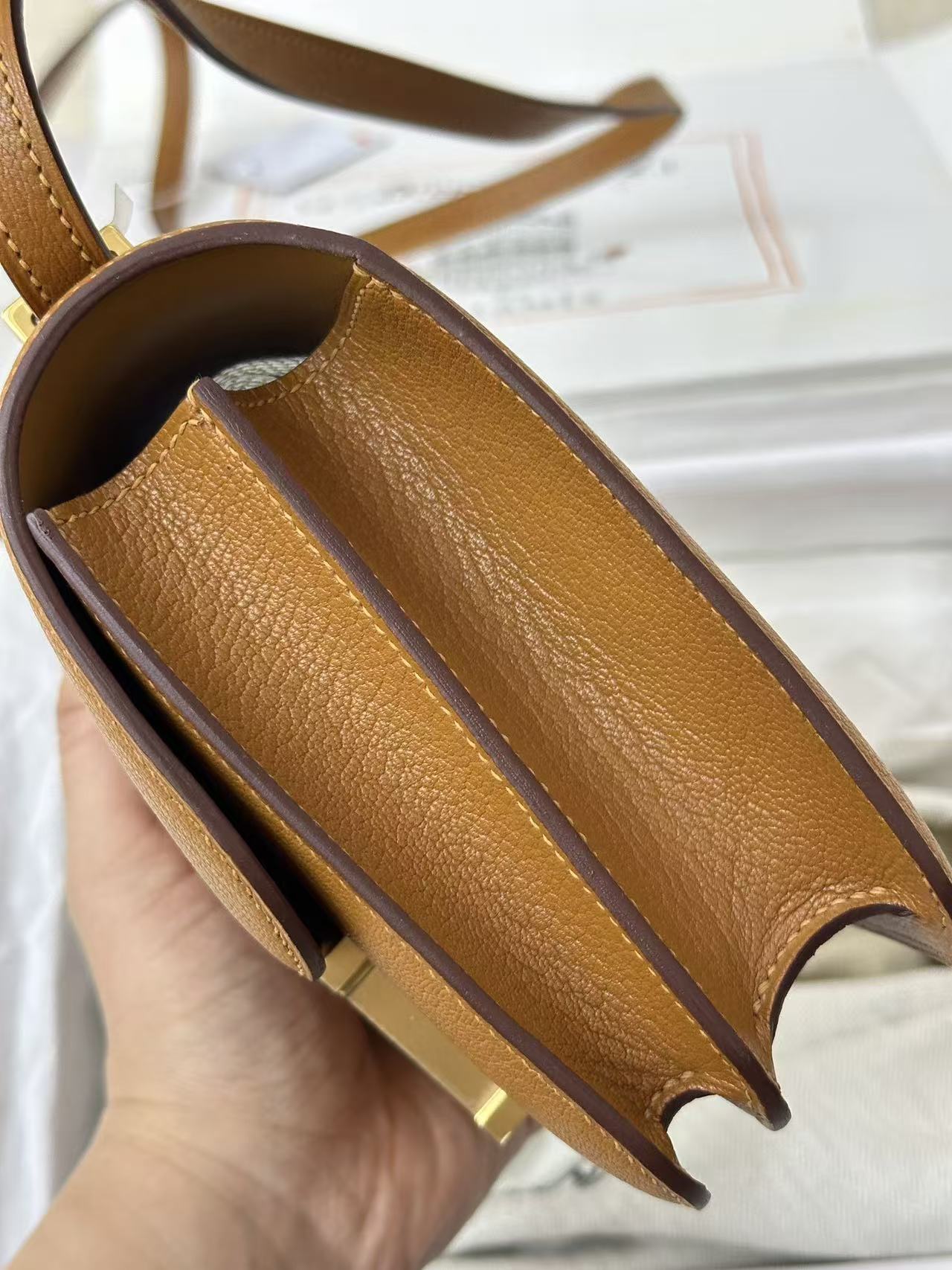 HM CONSTANCE 19CM IN GOLDEN BROWN EPSOM GOLD HARDWARE