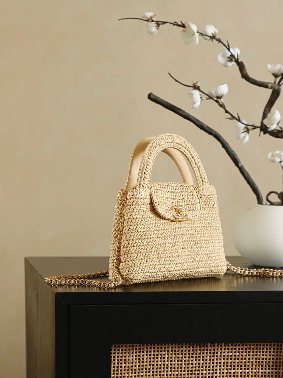 CC KELLY TOP HANDLE BAG 19 IN BEIGE WOVEN RAFFIA