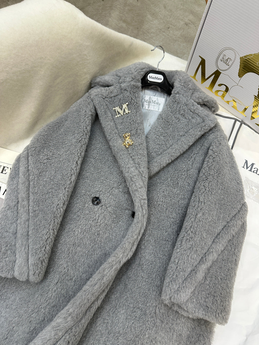 MAX MARA LONG COAT IN LIGHT GREY WOOL WITH CRYSTAL CHARM