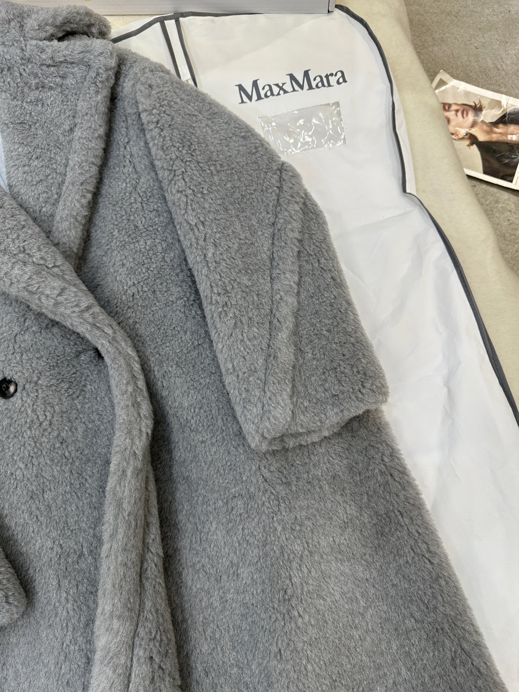 MAX MARA LONG COAT IN LIGHT GREY WOOL WITH CRYSTAL CHARM