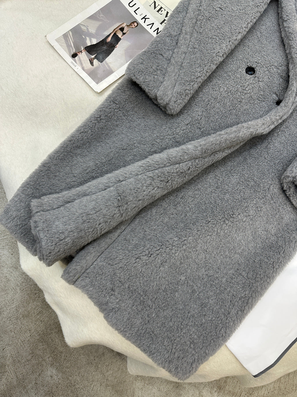MAX MARA LONG COAT IN LIGHT GREY WOOL WITH CRYSTAL CHARM