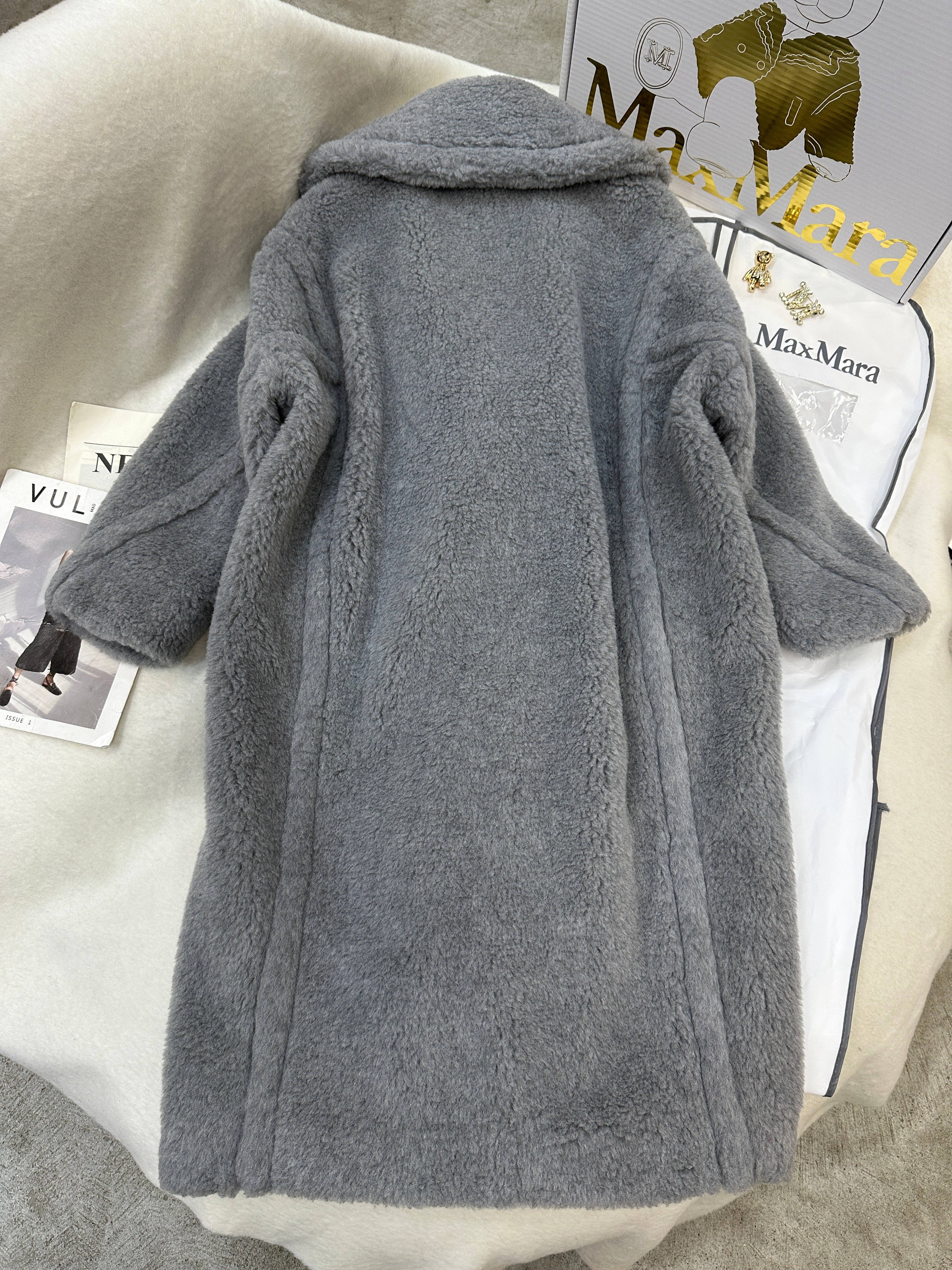MAX MARA LONG COAT IN LIGHT GREY WOOL WITH CRYSTAL CHARM