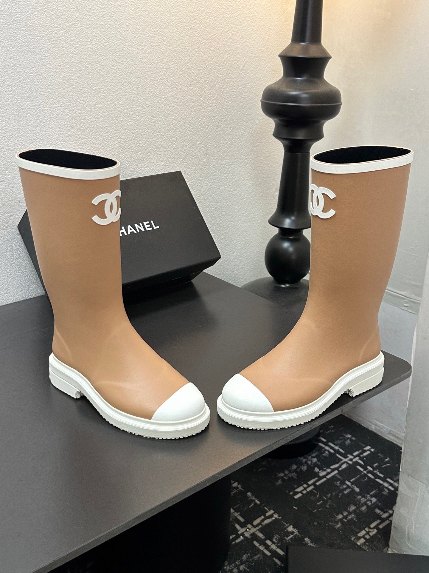 CC RAINBOOTS IN BEIGE TPU WHITE LOGO