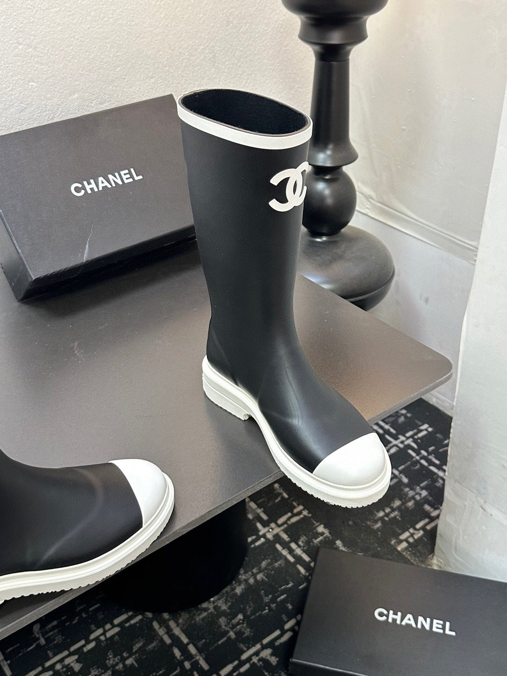 CC RAINBOOTS IN BLACK TPU WHITE LOGO