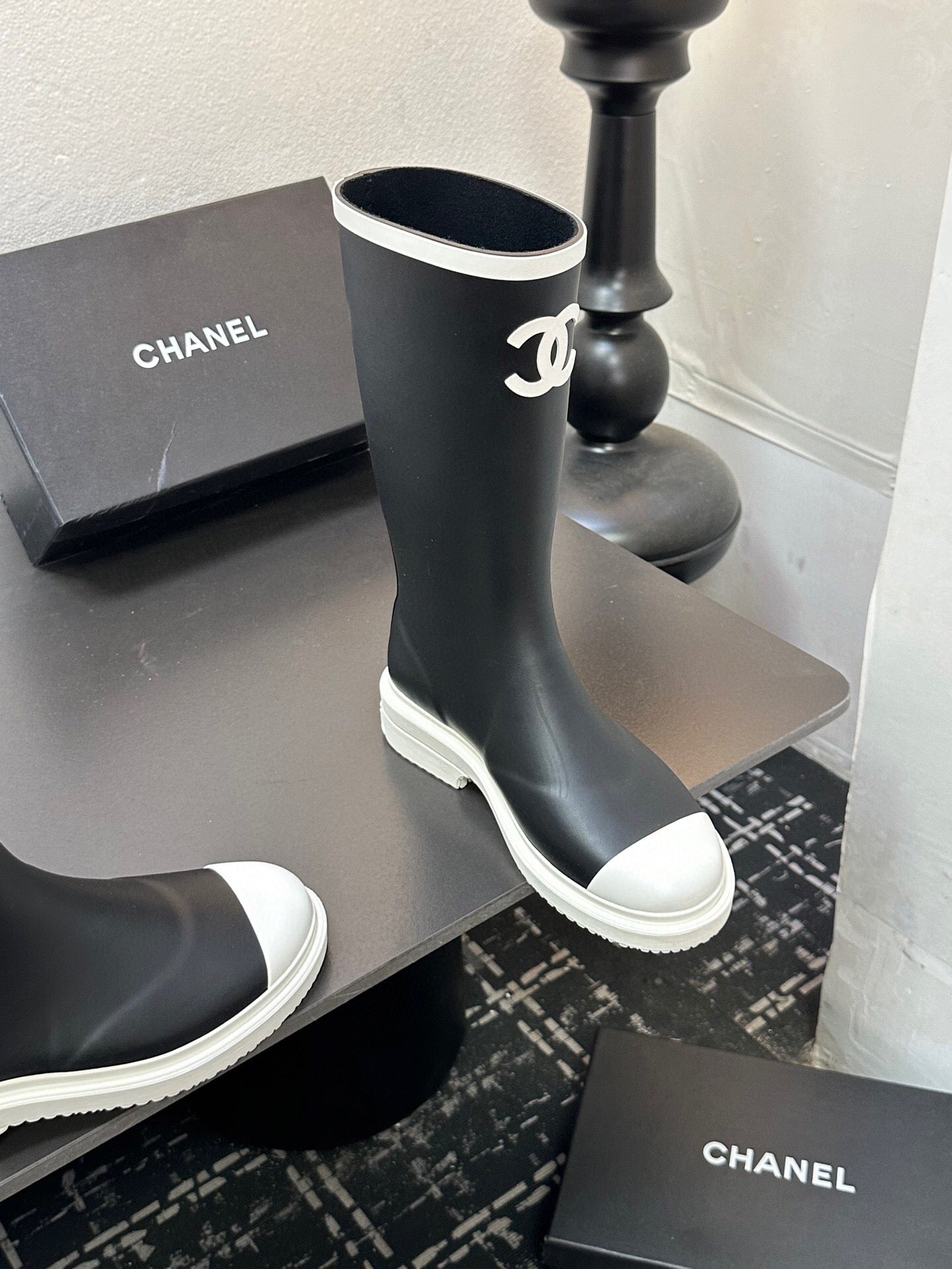 CC RAINBOOTS IN BLACK TPU WHITE LOGO