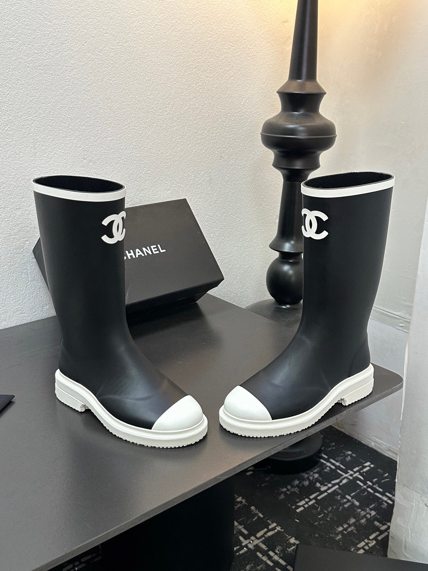 CC RAINBOOTS IN BLACK TPU WHITE LOGO