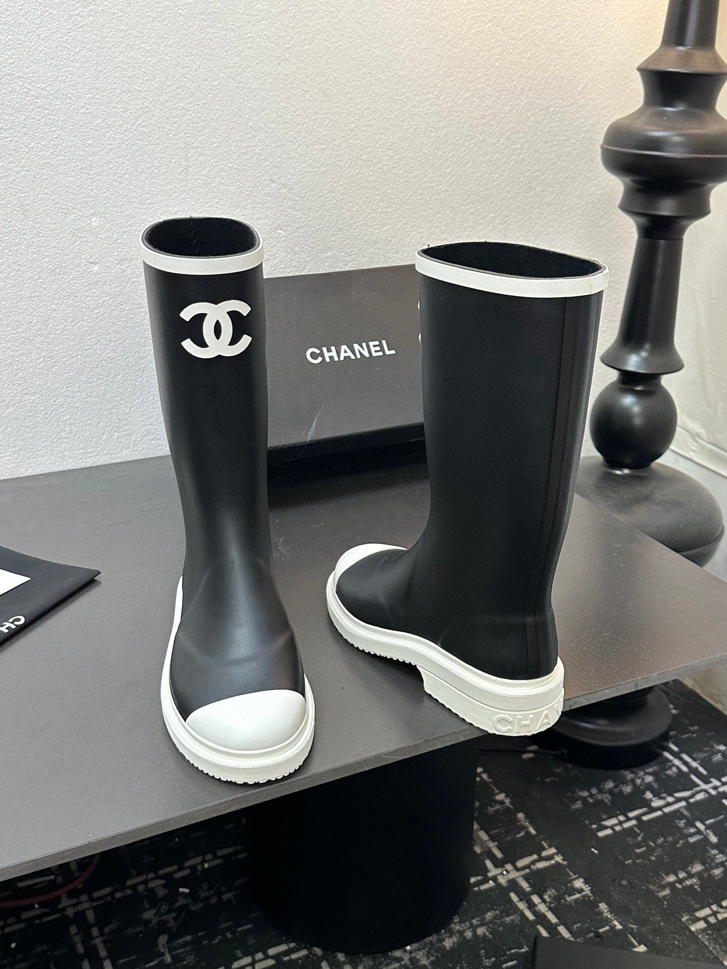 CC RAINBOOTS IN BLACK TPU WHITE LOGO