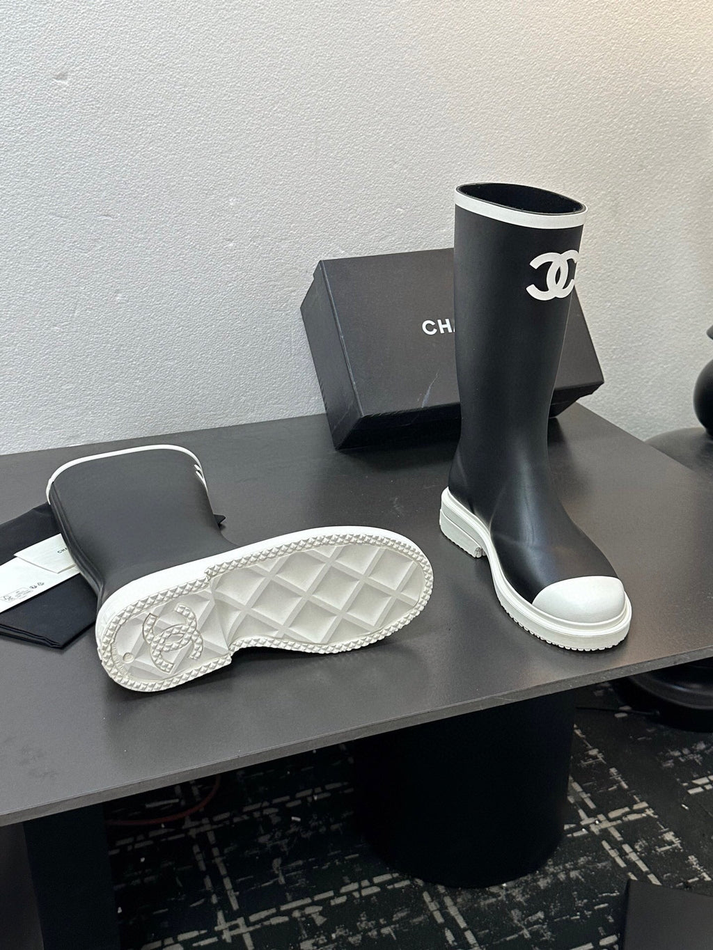 CC RAINBOOTS IN BLACK TPU WHITE LOGO