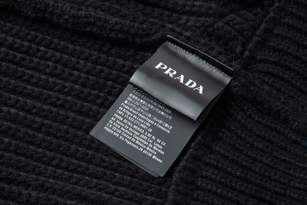 PRADA ZIP-UP IN BLACK WOOL