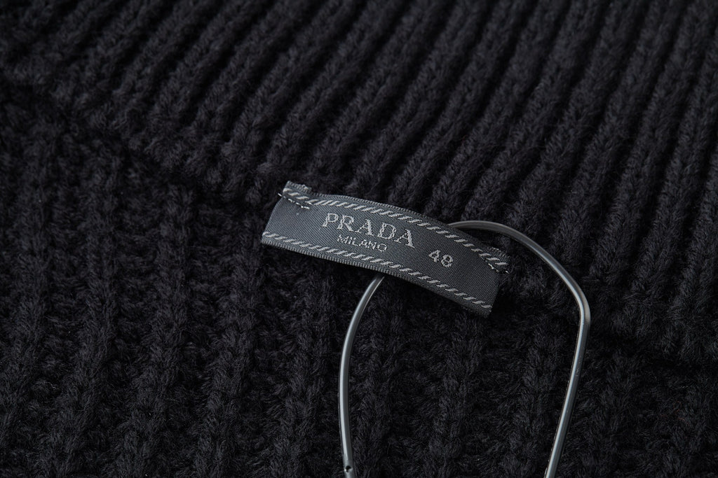 PRADA ZIP-UP IN BLACK WOOL