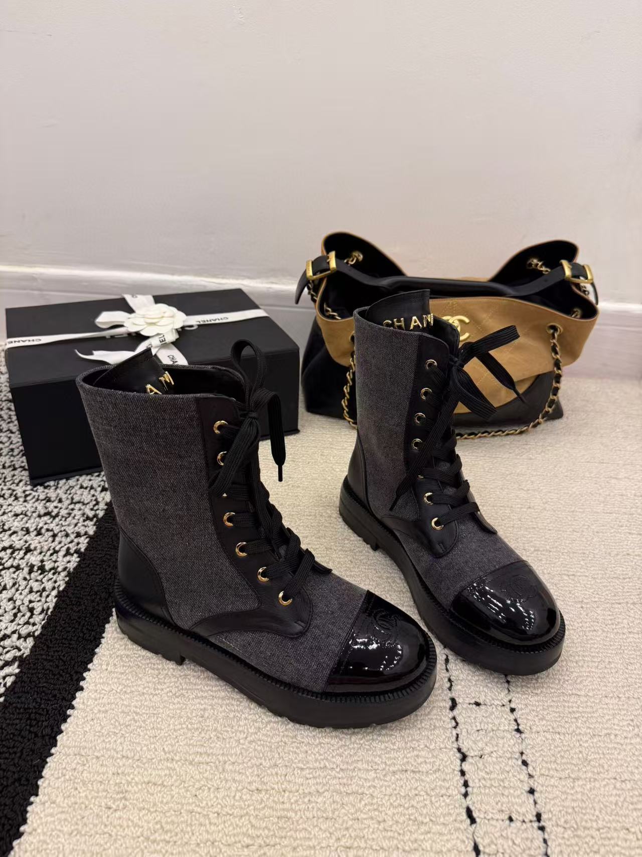 LACE-UP ANKLE BOOTS IN BLACK DENIM MIX CALFSKIN