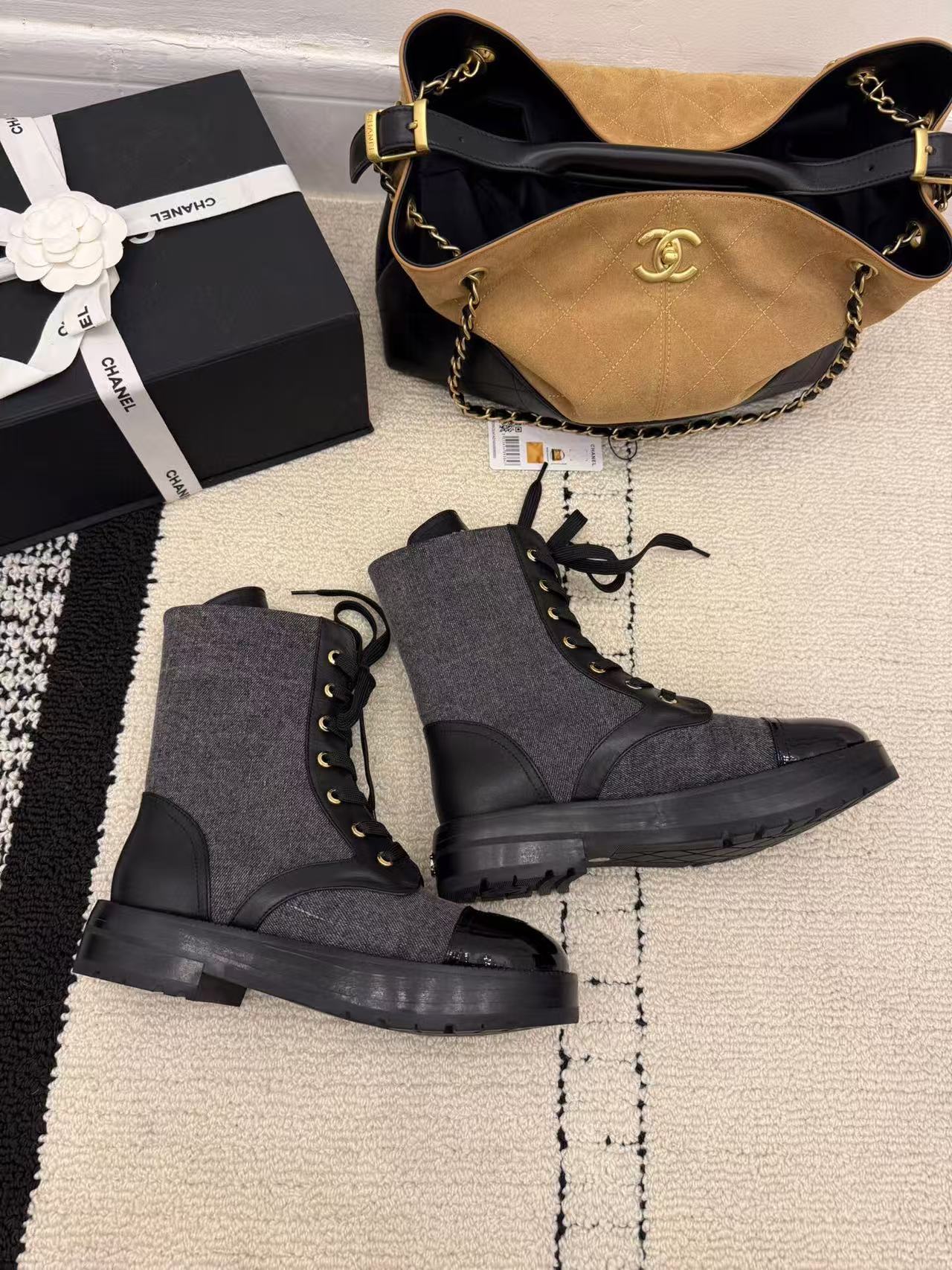 LACE-UP ANKLE BOOTS IN BLACK DENIM MIX CALFSKIN