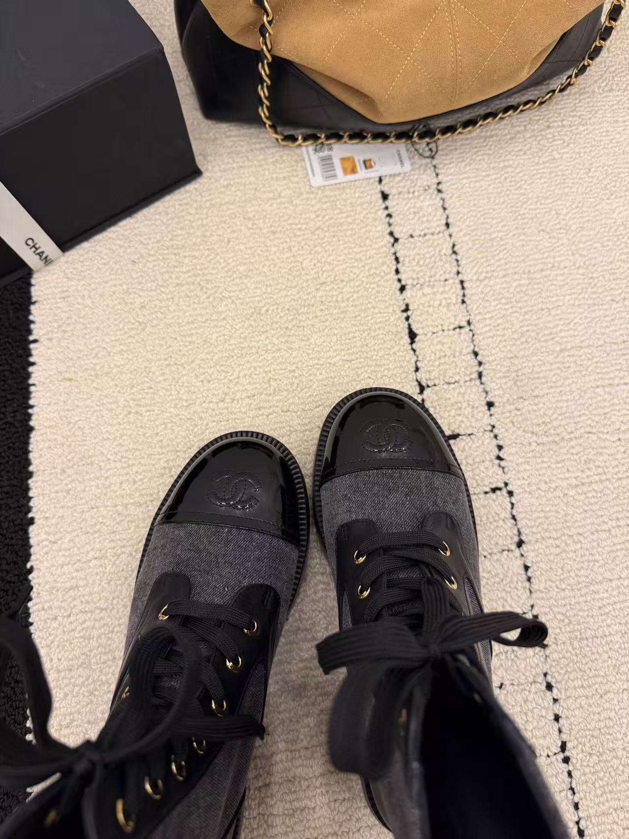 LACE-UP ANKLE BOOTS IN BLACK DENIM MIX CALFSKIN