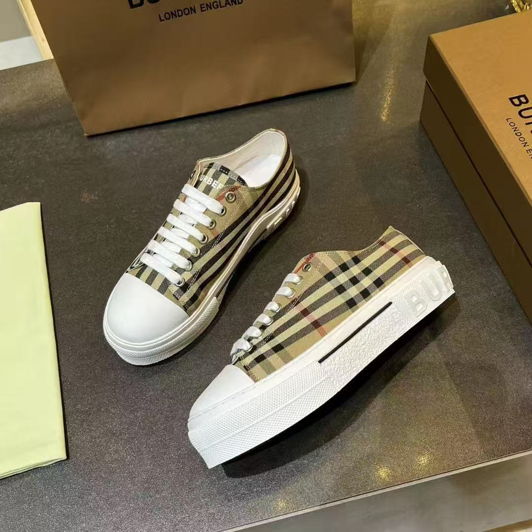 BURBERRY VINTAGE CHECK SNEAKERS IN BROWN CANVAS