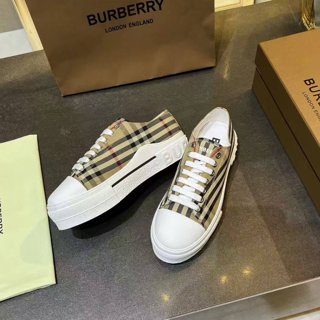 BURBERRY VINTAGE CHECK SNEAKERS IN BROWN CANVAS