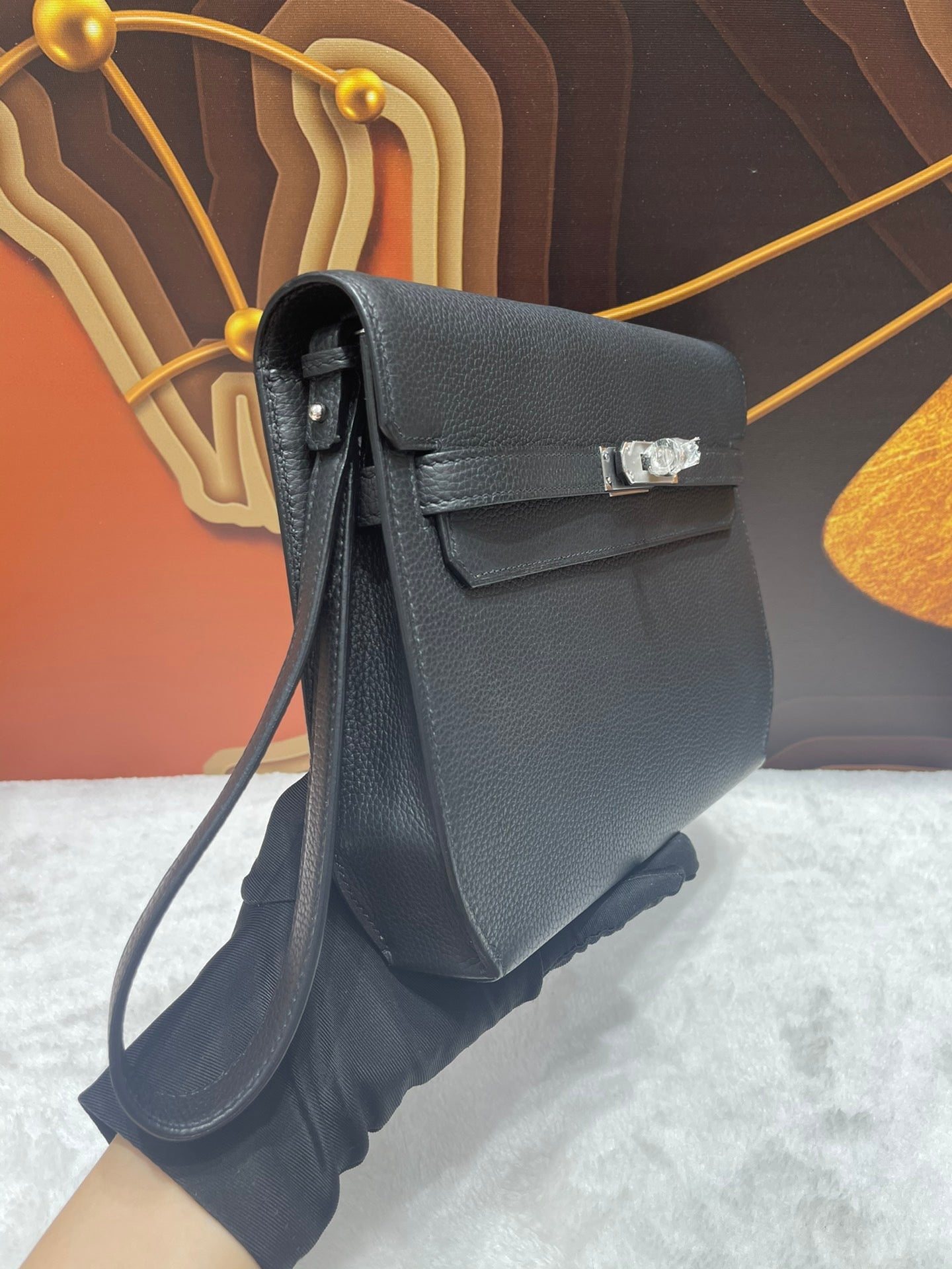 KELLY DEPECHES 25 IN BLACK TOGO CALFSKIN SILVER HARDWARE