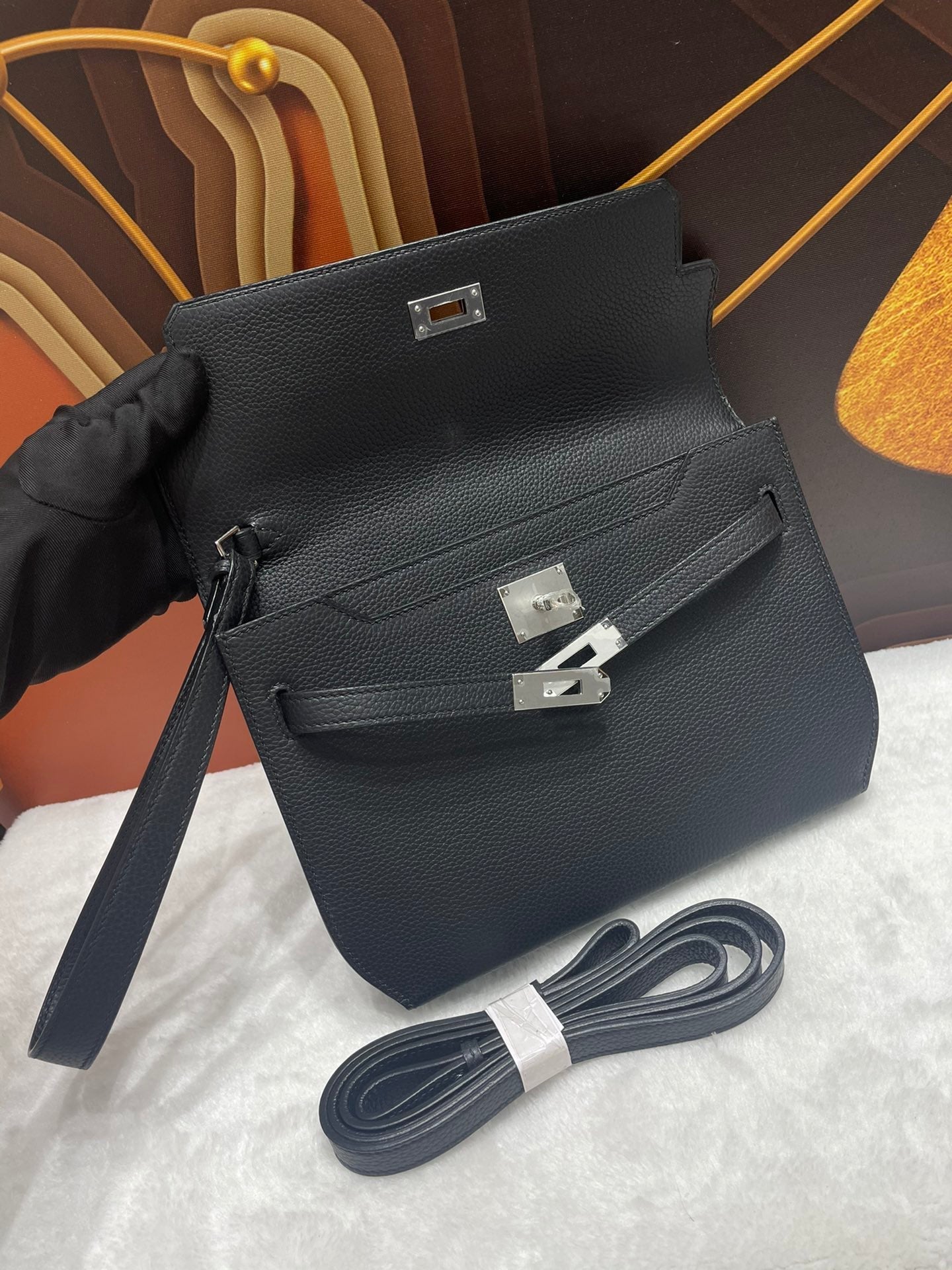 KELLY DEPECHES 25 IN BLACK TOGO CALFSKIN SILVER HARDWARE