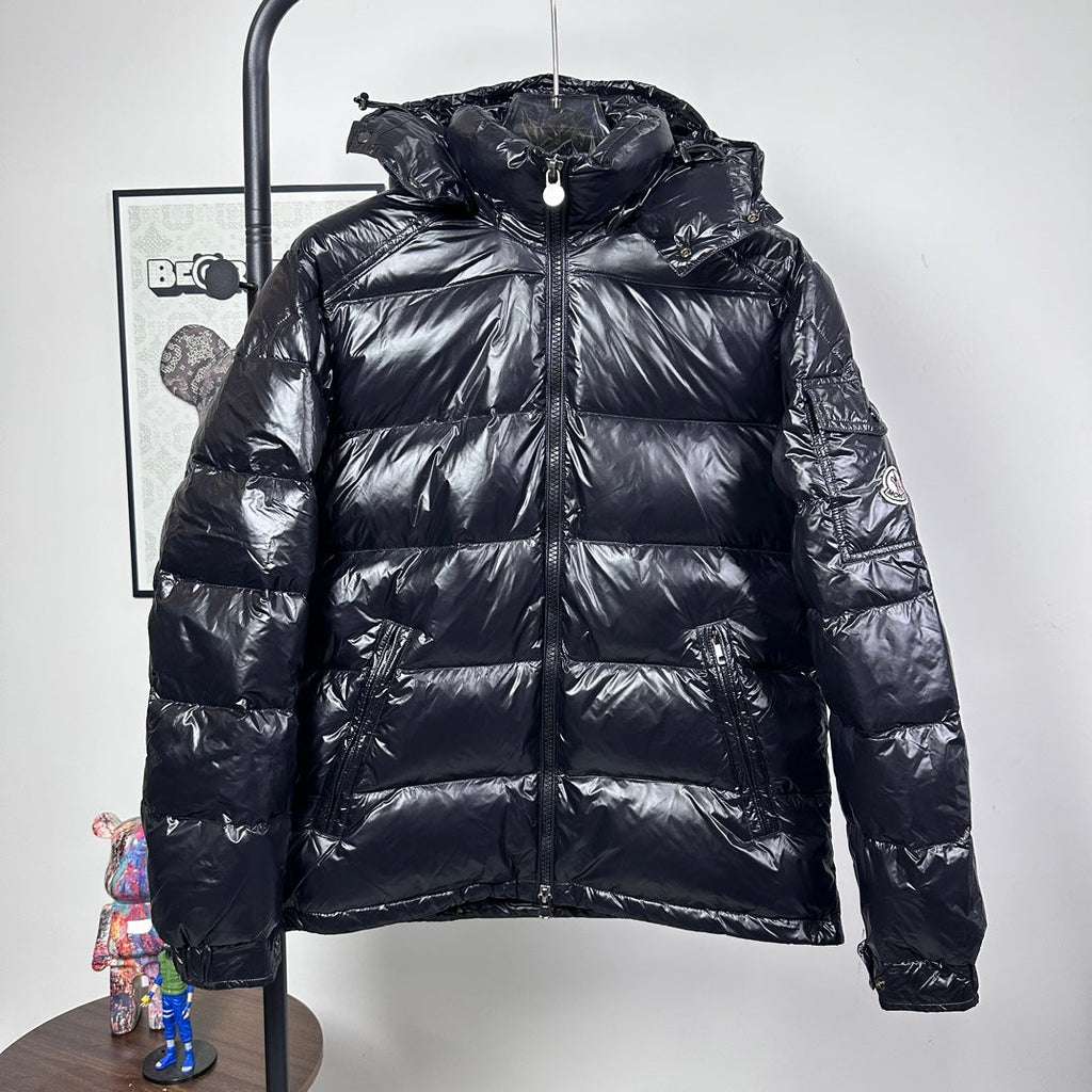 MONCLER BLACK PUFFER JACKET STYLE 2423