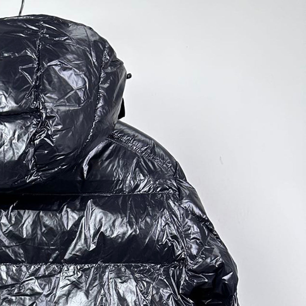 MONCLER BLACK PUFFER JACKET STYLE 2423