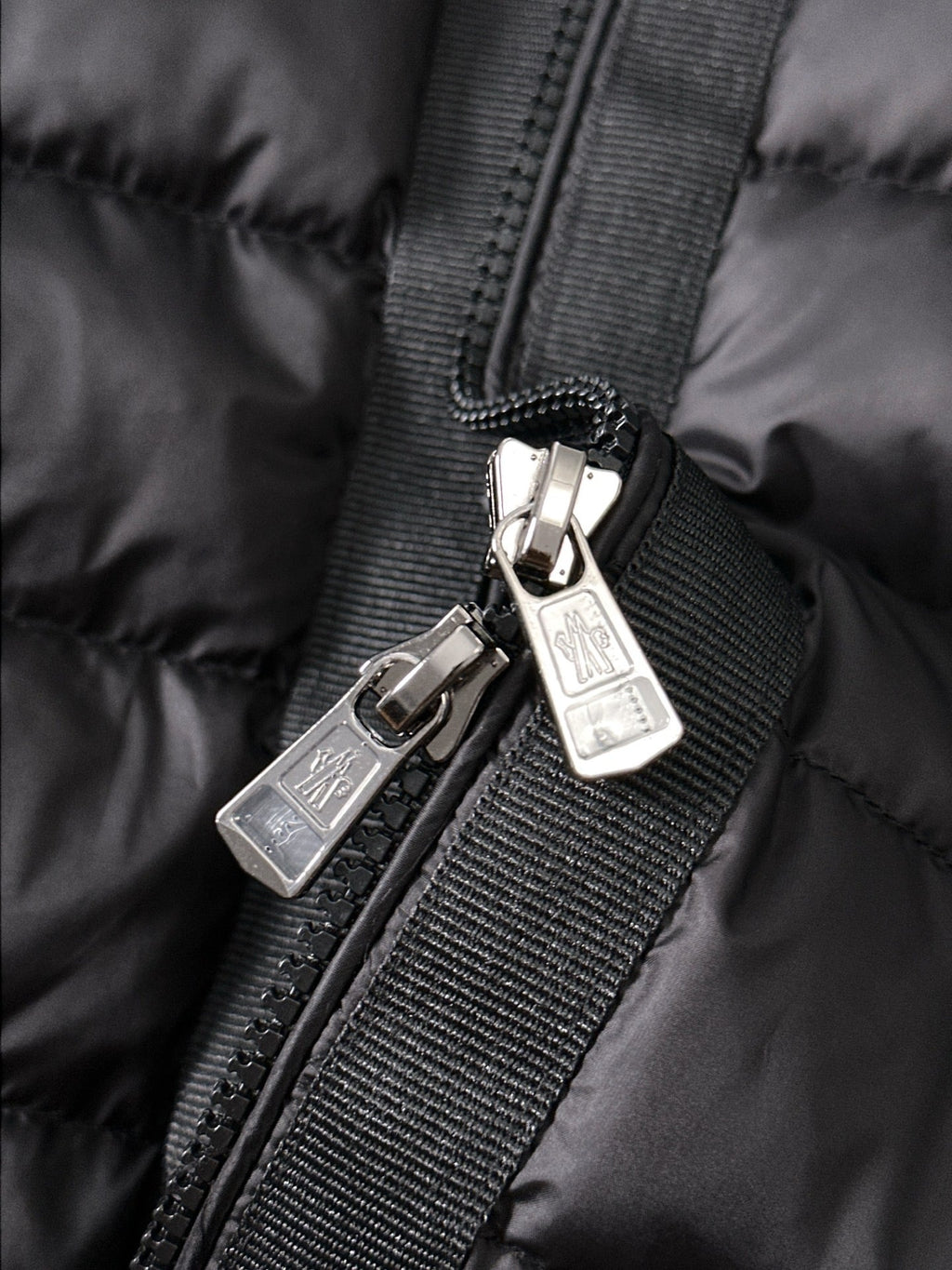 MONCLER BLACK PUFFER JACKET STYLE 2424