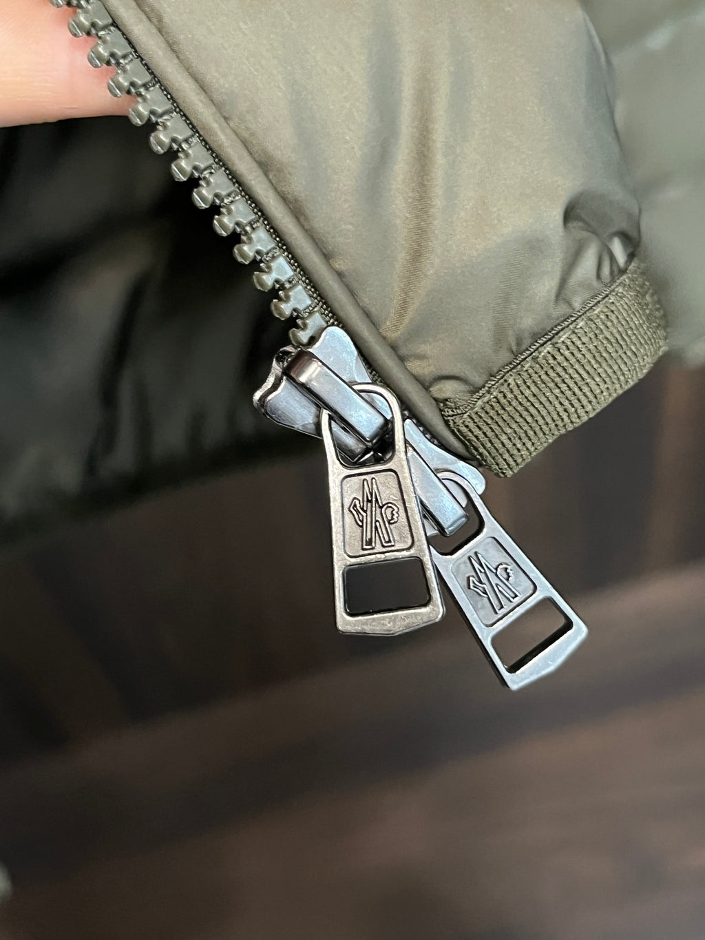 MONCLER BLACK PUFFER JACKET STYLE 2425