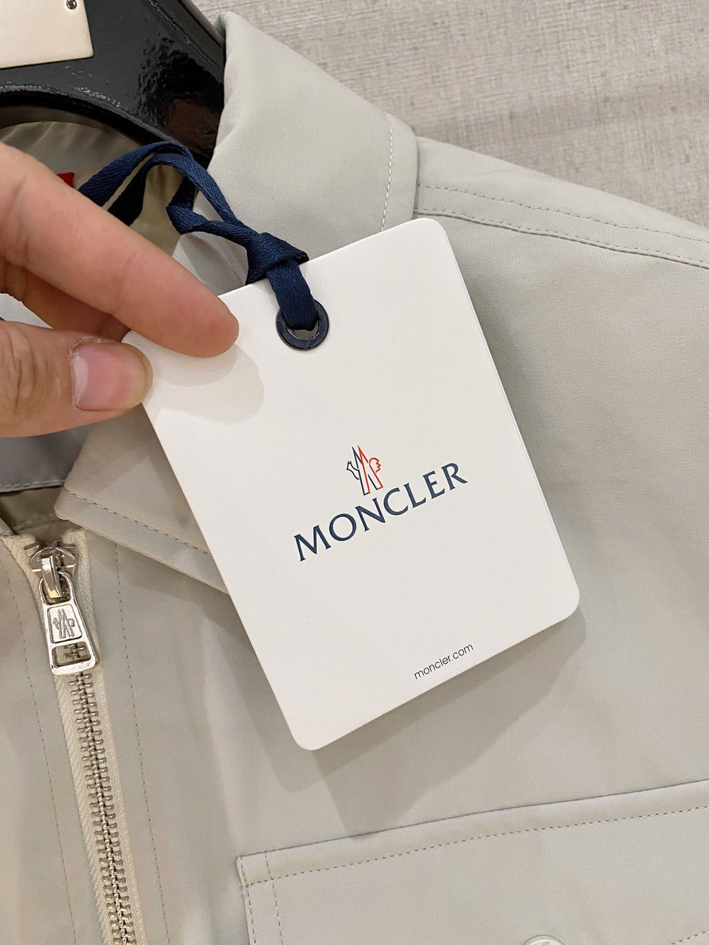 MONCLER BLACK PUFFER JACKET STYLE 2426