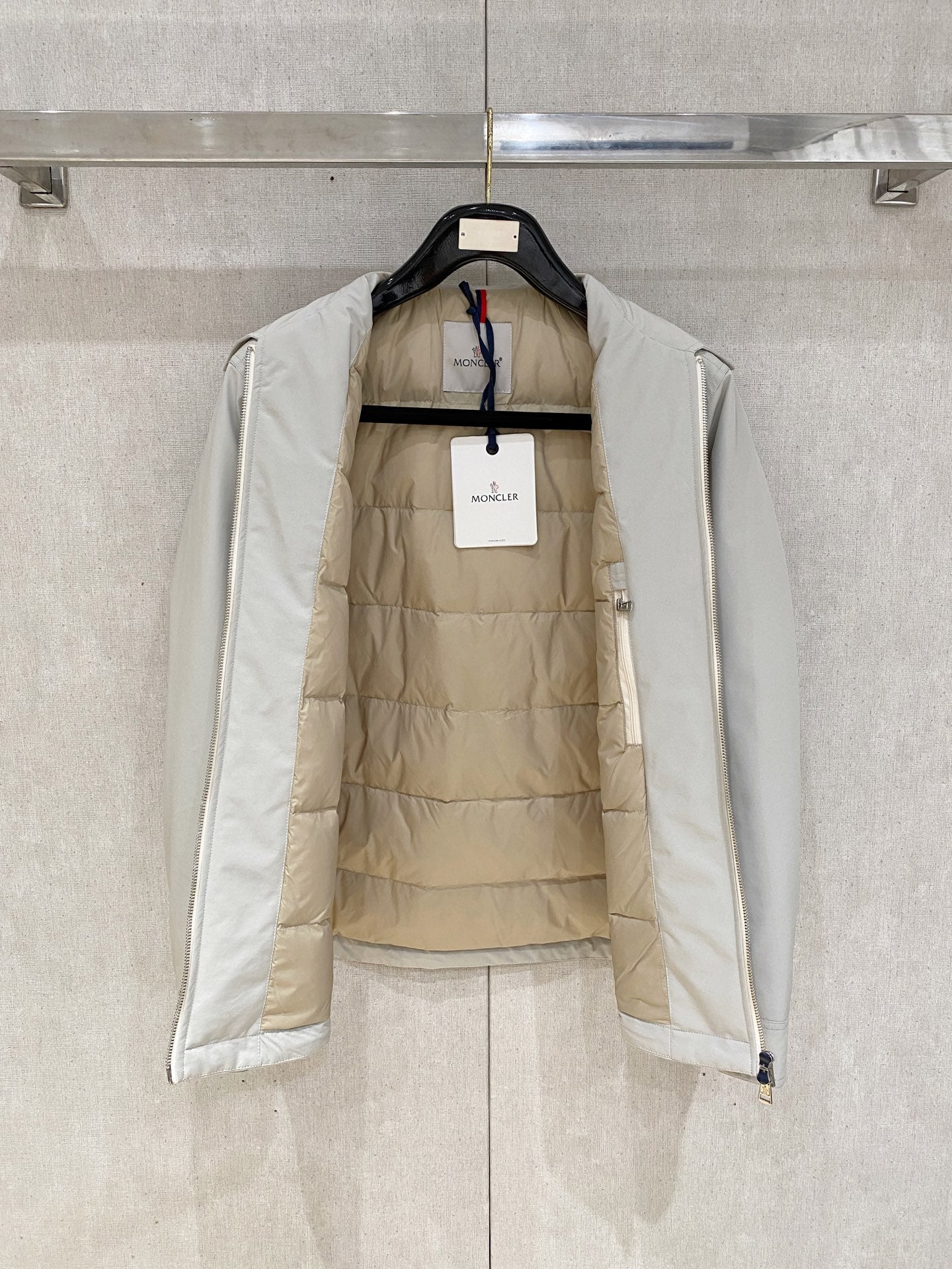 MONCLER BLACK PUFFER JACKET STYLE 2426