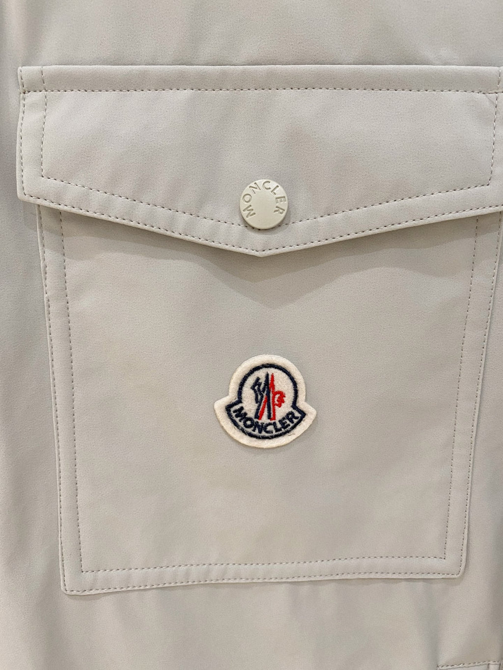 MONCLER BLACK PUFFER JACKET STYLE 2426