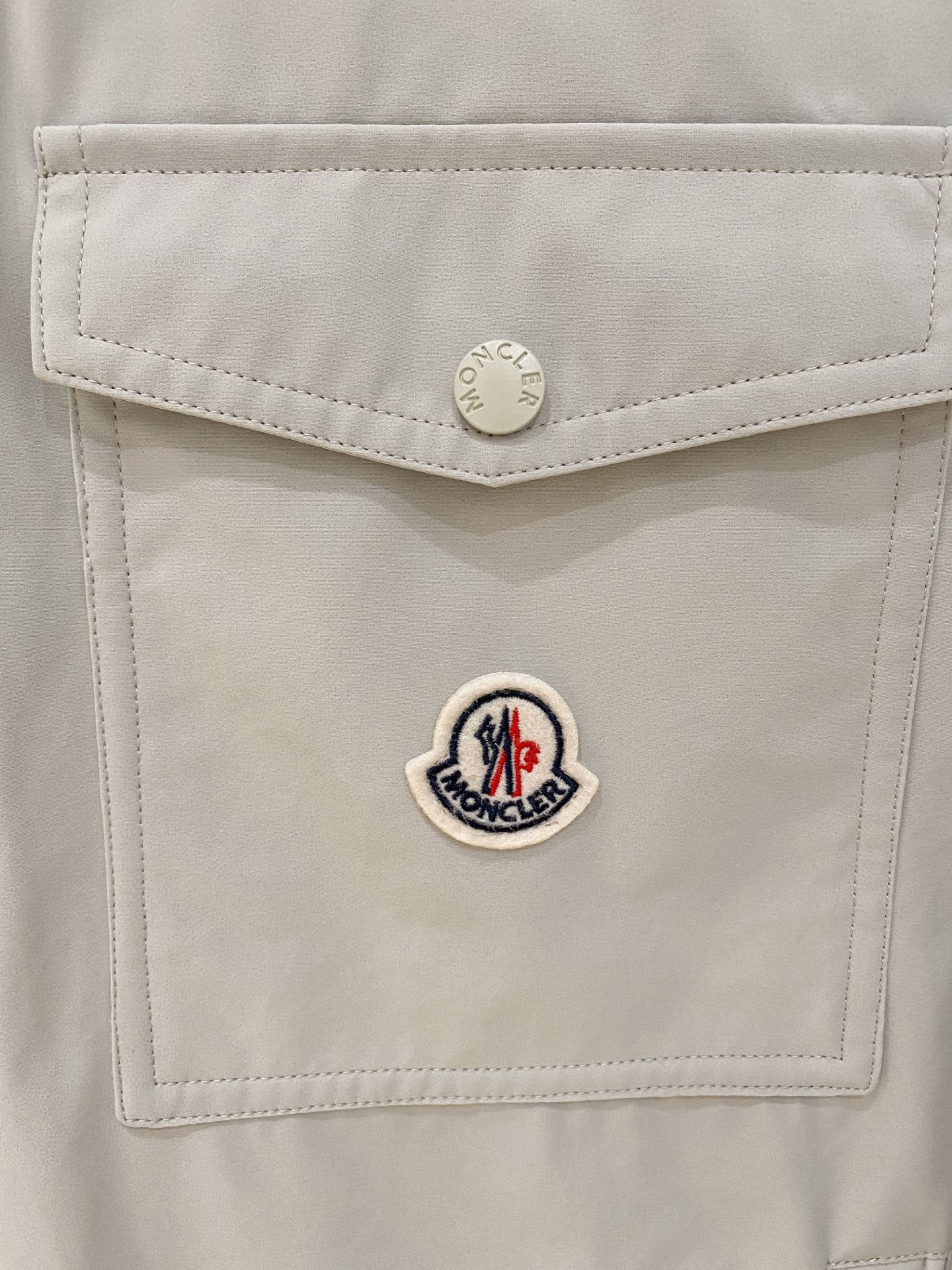MONCLER BLACK PUFFER JACKET STYLE 2426