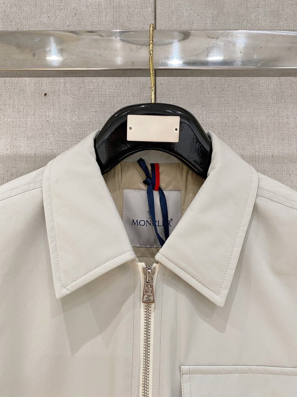 MONCLER BLACK PUFFER JACKET STYLE 2426