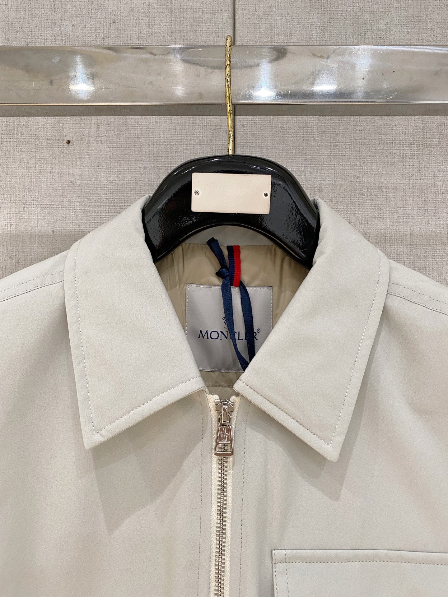 MONCLER BLACK PUFFER JACKET STYLE 2426