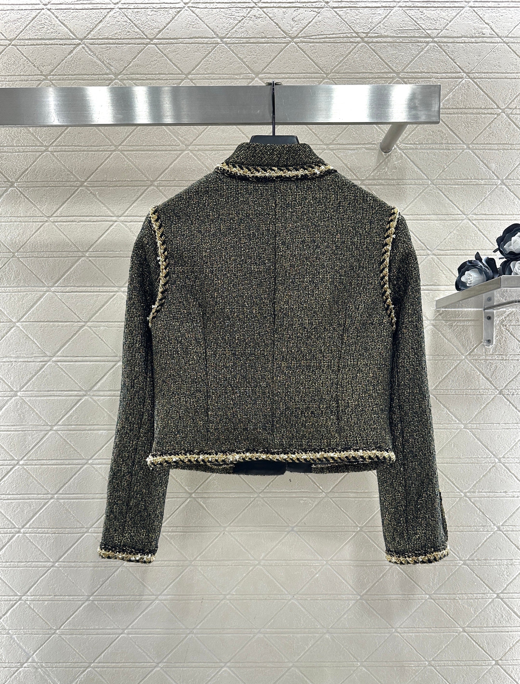 CHANEL SET IN BLACK MIX GOLD-TONE TWEED