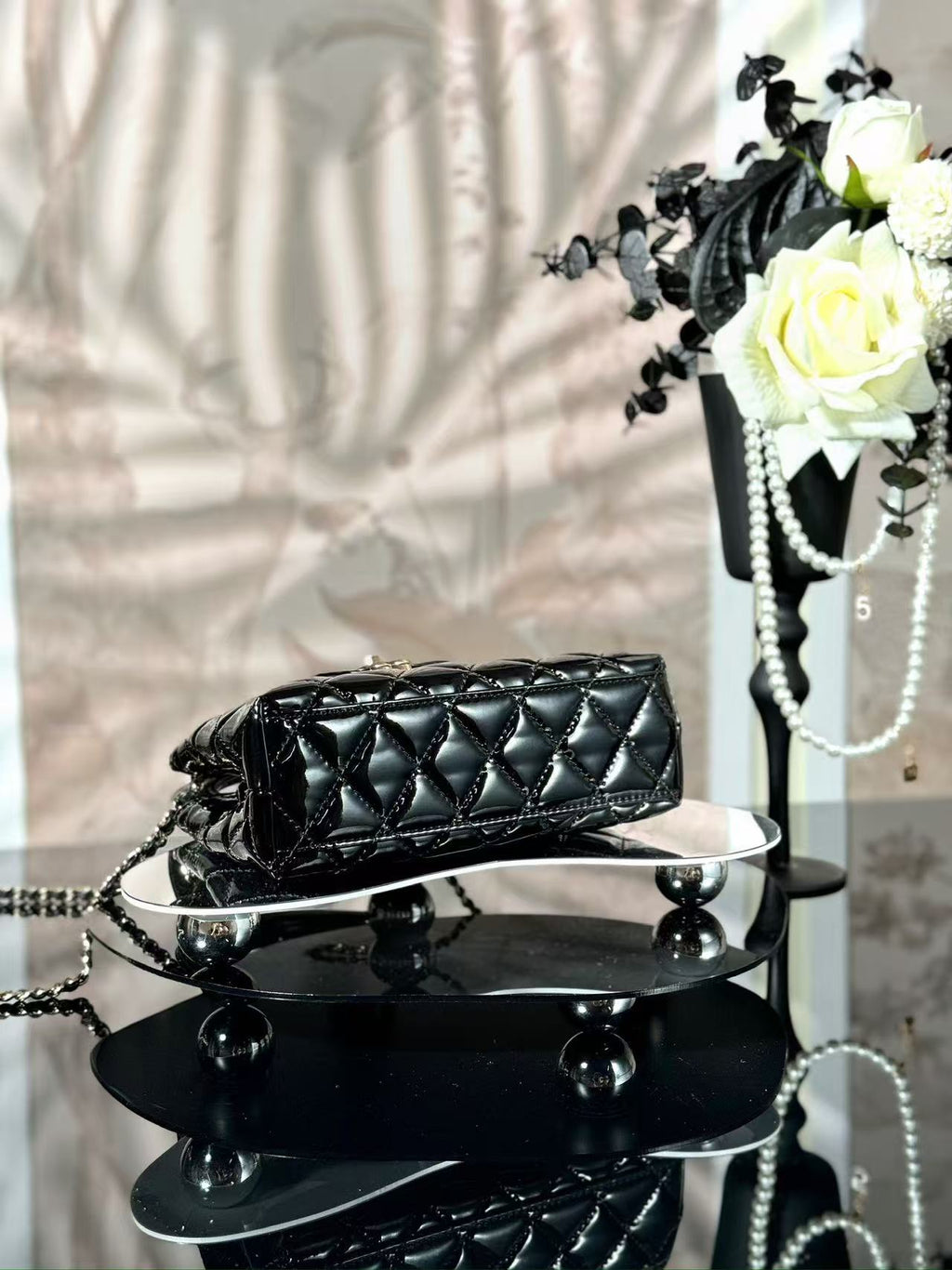 CHANEL SHOPPING BAG 19 IN BLACK GLOSSY CALFSKIN WITH GOLD-TONE HARDWARE
