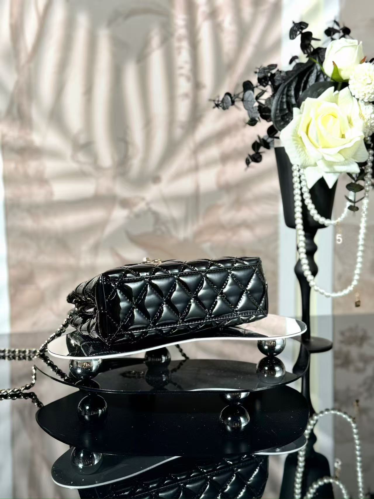CHANEL SHOPPING BAG 19 IN BLACK GLOSSY CALFSKIN WITH GOLD-TONE HARDWARE