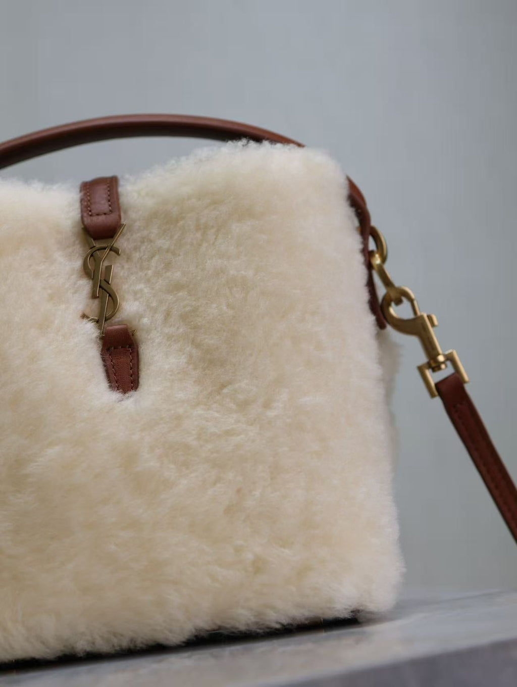 YSL LE 15 MINI SHEARLING BUCKET BAG IN CREAM BEIGE WITH LEATHER TRIM