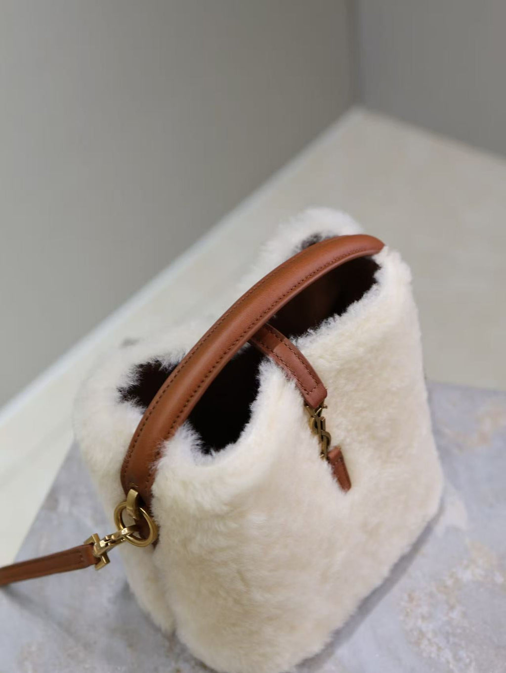YSL LE 15 MINI SHEARLING BUCKET BAG IN CREAM BEIGE WITH LEATHER TRIM