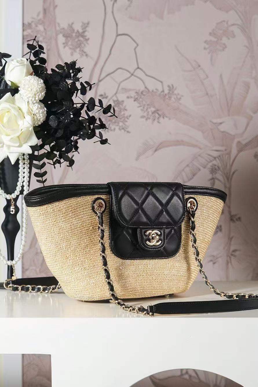 CHANEL TOTE BAG 36 IN BEIGE RAFFIA AND BLACK CALFSKIN
